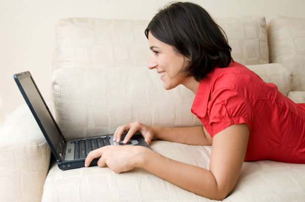 woman-on-laptop